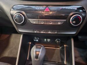 Hyundai Tucson 2.0 Premium auto - Image 12