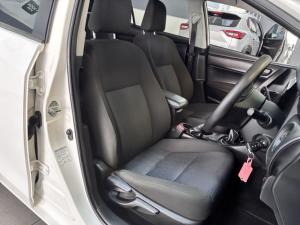 Toyota Corolla Quest 1.8 Plus manual - Image 10