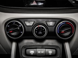 Hyundai Venue 1.2 Premium - Image 10