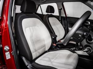 Hyundai Venue 1.2 Premium - Image 12