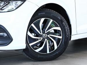 Volkswagen Polo hatch 1.0TSI Life auto - Image 2
