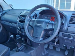 Isuzu D-Max Gen 6 250c single cab Fleetside - Image 6