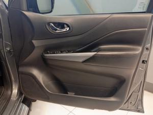 Nissan Navara 2.5DDTi double cab LE Plus - Image 24