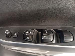 Nissan Navara 2.5DDTi double cab LE Plus - Image 28