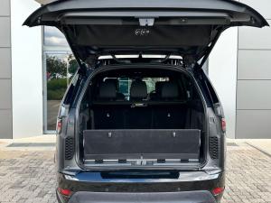 Land Rover Discovery D350 Dynamic HSE - Image 7