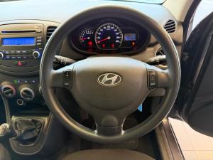 Hyundai i10 1.1 Motion - Image 9