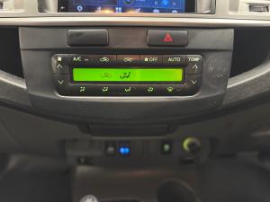 Toyota Hilux 3.0D-4D double cab 4x4 Raider Dakar edition auto - Image 14