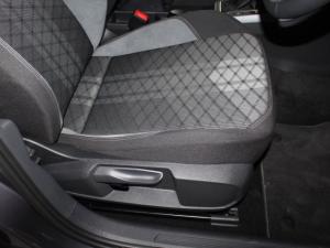 Volkswagen Taigo 1.0 TSI R-LINE DSG - Image 17