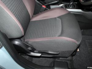 Suzuki Fronx 1.5 GLX - Image 17