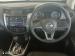 Nissan Navara 2.5DDTI LE/LE Plus automatic D/C - Thumbnail 11