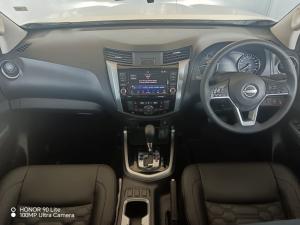 Nissan Navara 2.5DDTI LE/LE Plus automatic D/C - Image 6
