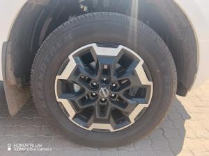 Nissan Navara 2.5D LE 4X2 automatic D/C - Image 11