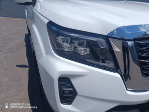 Nissan Navara 2.5D LE 4X2 automatic D/C - Image 13