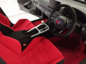 Honda Civic Type R - Image 10