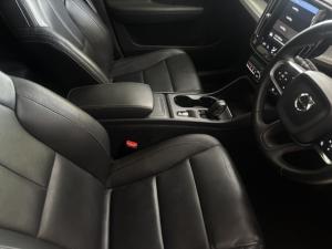 Volvo XC40 T5 AWD Momentum - Image 8