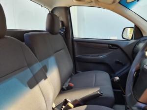 Isuzu D-Max Gen 6 250 single cab Fleetside safety - Image 5