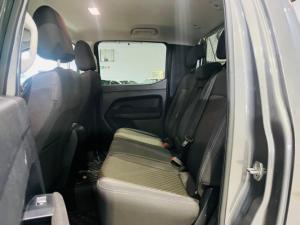 Volkswagen Amarok 2.0TDI double cab Life manual - Image 6