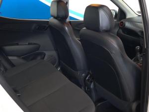 Hyundai Grand i10 1.0 Premium hatch - Image 11
