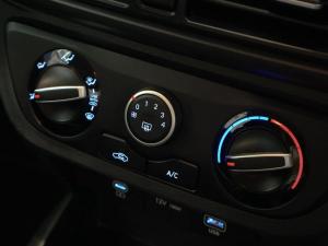 Hyundai Grand i10 1.0 Premium hatch - Image 16