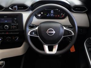 Nissan Magnite 1.0 Visia manual - Image 18