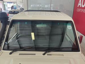 Toyota Land Cruiser 79 4.5D-4D V8 single cab LX 70th Anniversary - Image 21