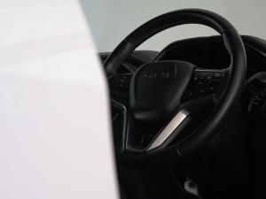 Isuzu D-Max 3.0TD double cab V-Cross 4x4 - Image 15