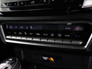 Isuzu D-Max 3.0TD double cab V-Cross 4x4 - Image 22