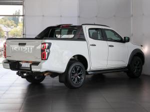 Isuzu D-Max 3.0TD double cab V-Cross 4x4 - Image 9