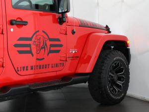 Jeep Wrangler Unlimited 3.6L Polar Edition - Image 13