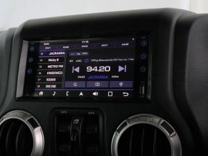 Jeep Wrangler Unlimited 3.6L Polar Edition - Image 27