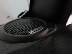 Jeep Wrangler Unlimited 3.6L Polar Edition - Image 30