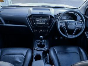 Isuzu D-Max 1.9TD double cab L 4x4 manual - Image 12
