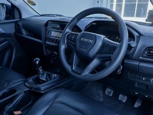 Isuzu D-Max 1.9TD double cab L 4x4 manual - Image 6