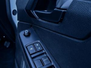 Isuzu D-Max 1.9TD double cab L 4x4 manual - Image 9