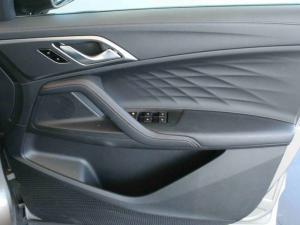 MG HS 2.0T Luxury - Image 13