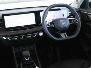 MG HS 2.0T Luxury - Image 19