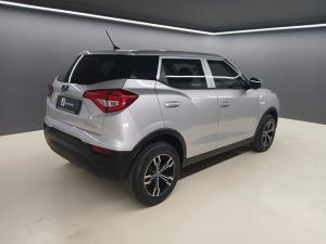 Mahindra XUV300 1.2T W4 SE - Image 2