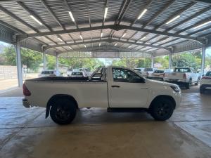 Toyota Hilux 2.4GD-6 single cab Raider manual - Image 3