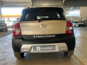 Toyota Etios Cross 1.5 Xs - Image 5