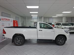 Toyota Hilux 2.4GD-6 single cab 4x4 Raider manual - Image 3