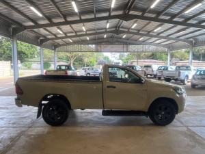 Toyota Hilux 2.4GD-6 single cab Raider manual - Image 3