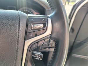 Toyota Land Cruiser 200 4.5D-4D V8 VX-R - Image 10