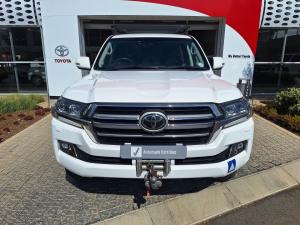 Toyota Land Cruiser 200 4.5D-4D V8 VX-R - Image 4