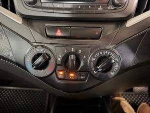 Toyota Starlet 1.4 XS auto - Image 11