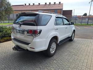 Toyota Fortuner 2.5D-4D - Image 2