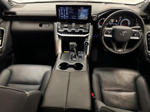 Toyota Land Cruiser 300 3.5T GR-Sport - Image 6