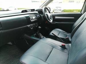 Toyota Hilux 2.0 single cab S (aircon) - Image 7