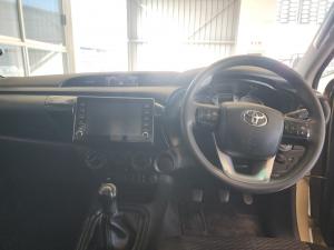Toyota Hilux 2.4GD-6 single cab Raider manual - Image 6