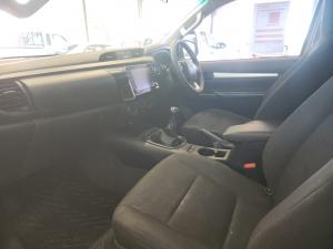 Toyota Hilux 2.4GD-6 single cab Raider manual - Image 7
