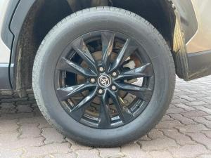 Toyota Corolla Cross 1.8 Hybrid XS - Image 12